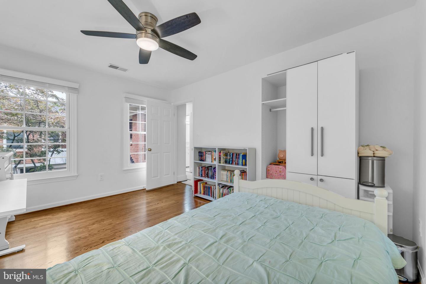 7204 EVANS MILL RD, MCLEAN, Virginia 22101, 4 Bedrooms Bedrooms, ,4 BathroomsBathrooms,Residential,For sale,7204 EVANS MILL RD,VAFX2269458 MLS # VAFX2269458