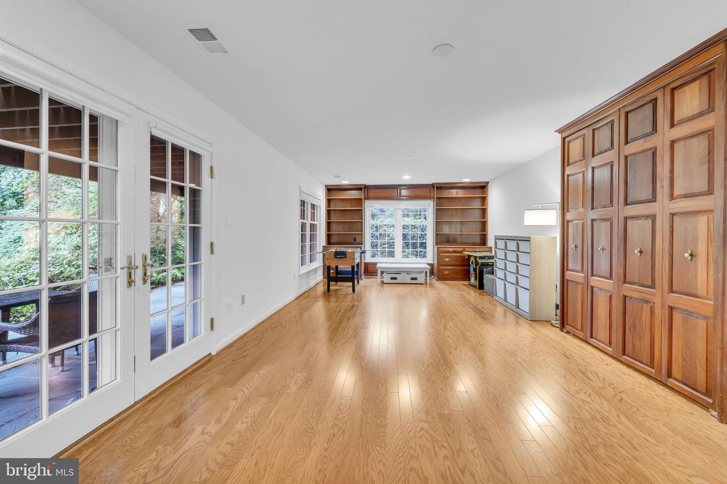 7204 EVANS MILL RD, MCLEAN, Virginia 22101, 4 Bedrooms Bedrooms, ,4 BathroomsBathrooms,Residential,For sale,7204 EVANS MILL RD,VAFX2269458 MLS # VAFX2269458