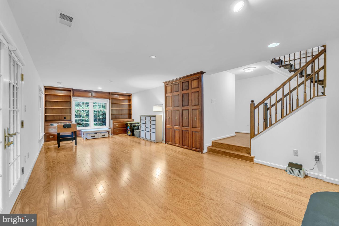 7204 EVANS MILL RD, MCLEAN, Virginia 22101, 4 Bedrooms Bedrooms, ,4 BathroomsBathrooms,Residential,For sale,7204 EVANS MILL RD,VAFX2269458 MLS # VAFX2269458