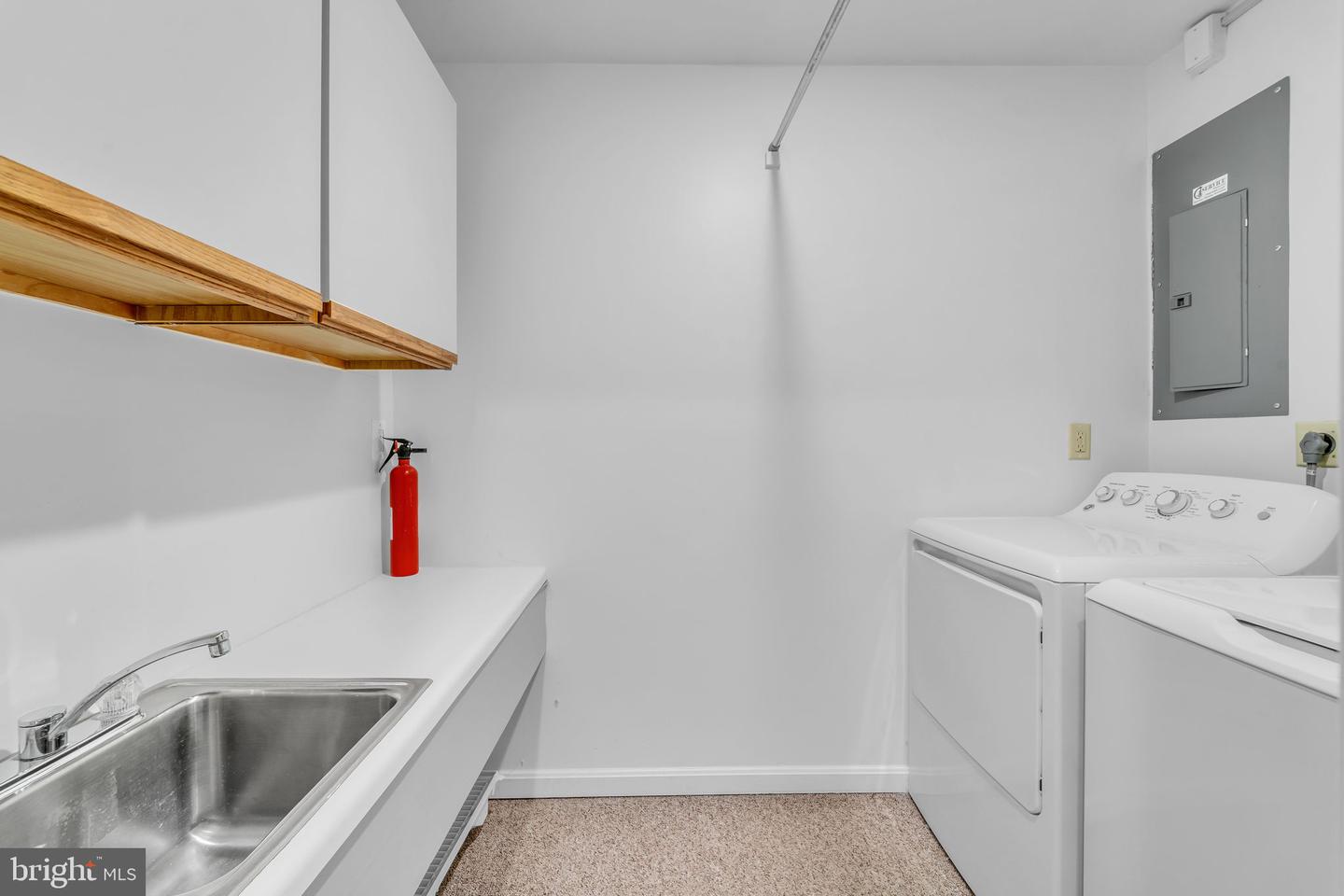 7204 EVANS MILL RD, MCLEAN, Virginia 22101, 4 Bedrooms Bedrooms, ,4 BathroomsBathrooms,Residential,For sale,7204 EVANS MILL RD,VAFX2269458 MLS # VAFX2269458