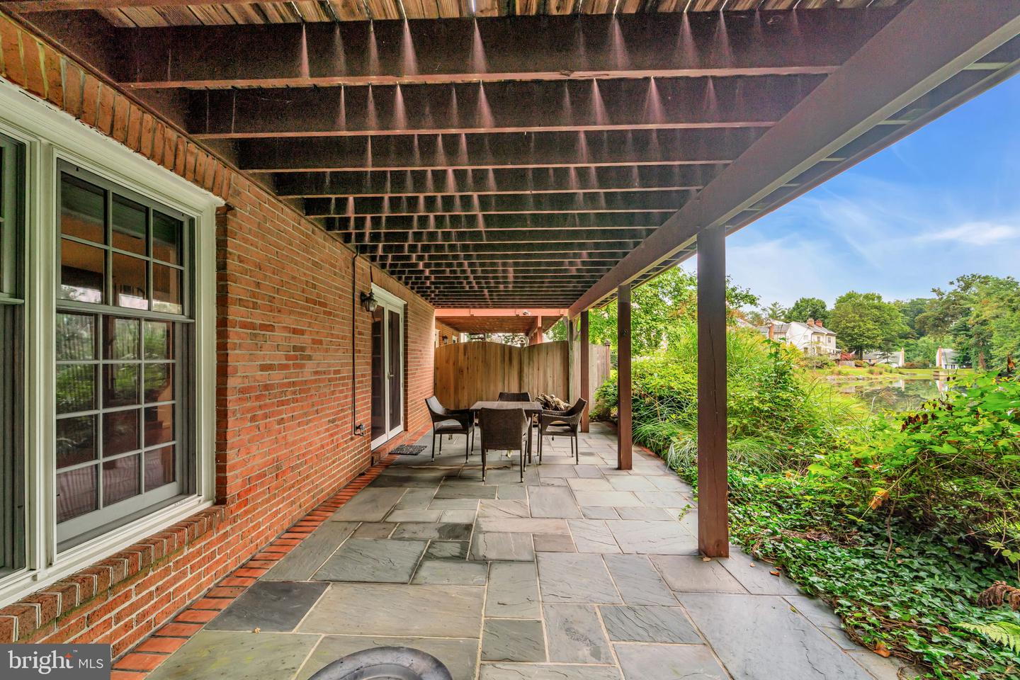 7204 EVANS MILL RD, MCLEAN, Virginia 22101, 4 Bedrooms Bedrooms, ,4 BathroomsBathrooms,Residential,For sale,7204 EVANS MILL RD,VAFX2269458 MLS # VAFX2269458