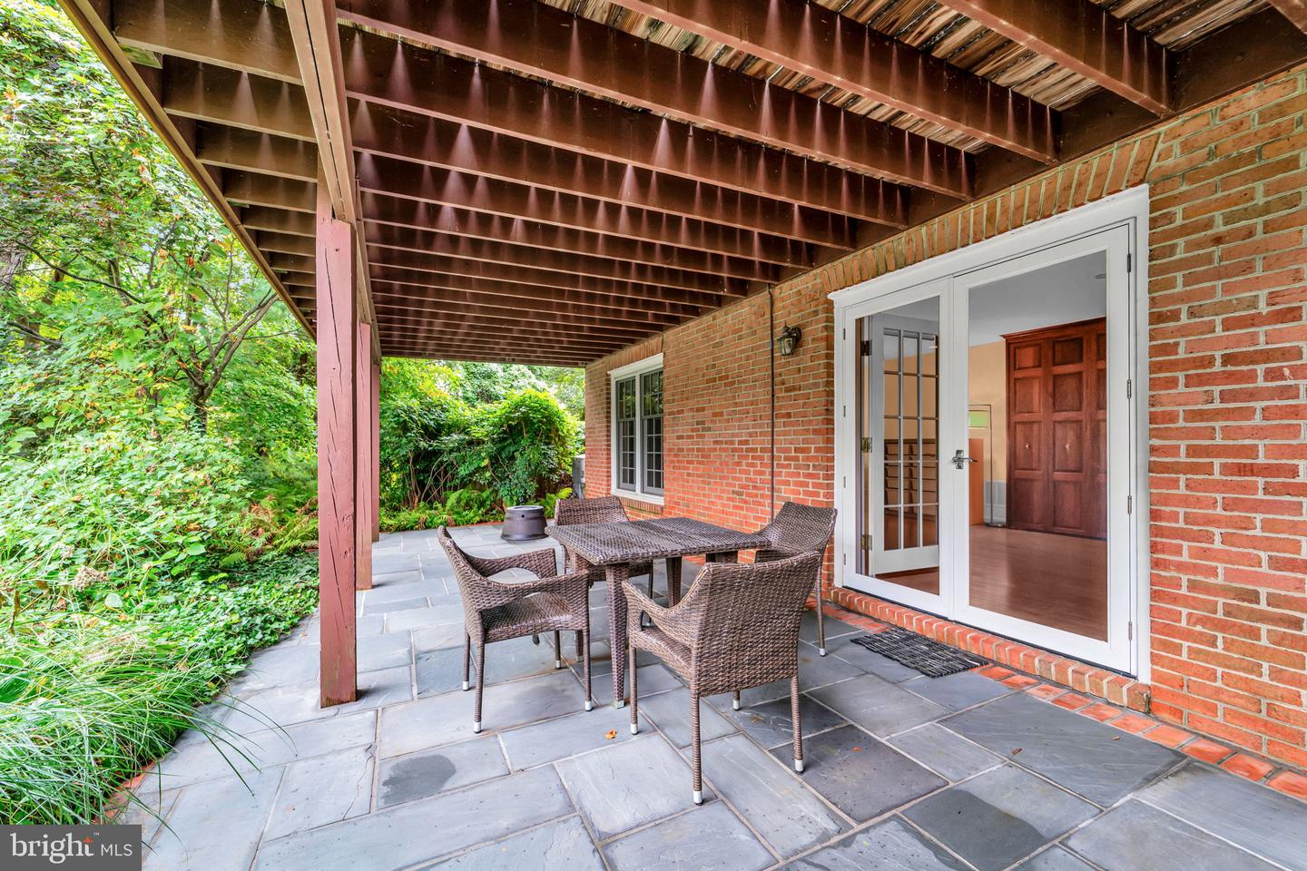 7204 EVANS MILL RD, MCLEAN, Virginia 22101, 4 Bedrooms Bedrooms, ,4 BathroomsBathrooms,Residential,For sale,7204 EVANS MILL RD,VAFX2269458 MLS # VAFX2269458