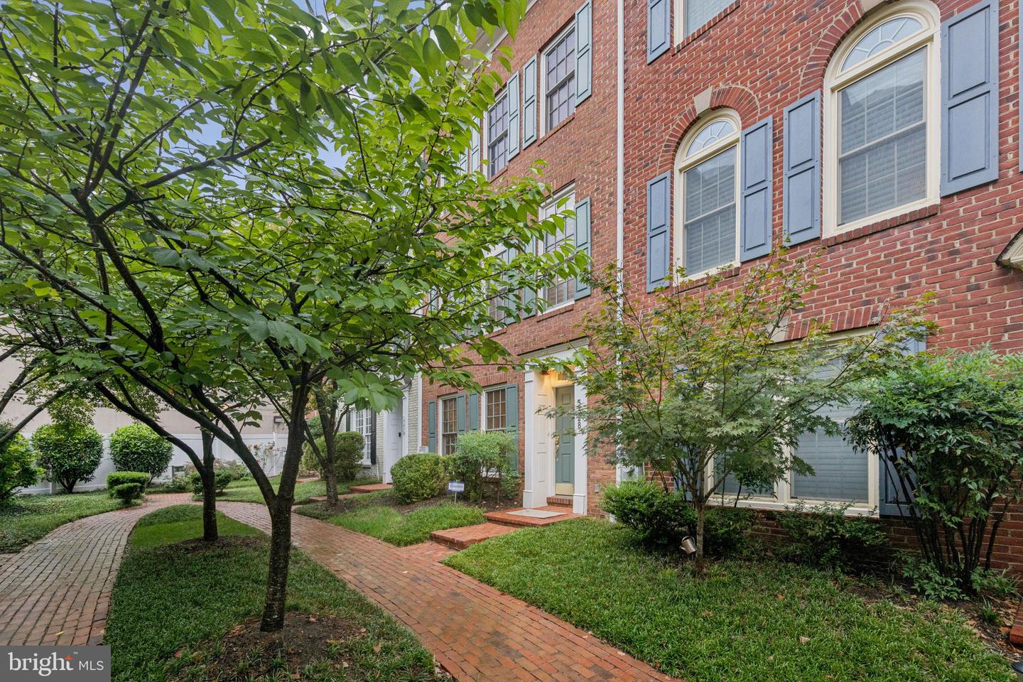 5328 43RD ST NW, WASHINGTON, District Of Columbia 20015, 3 Bedrooms Bedrooms, ,3 BathroomsBathrooms,Residential,For sale,5328 43RD ST NW,DCDC2224456 MLS # DCDC2224456