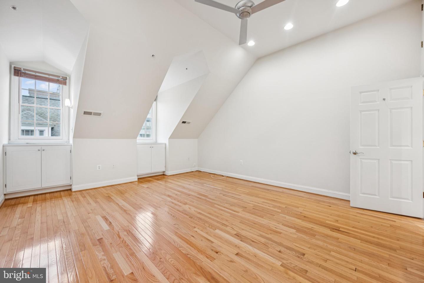 5328 43RD ST NW, WASHINGTON, District Of Columbia 20015, 3 Bedrooms Bedrooms, ,3 BathroomsBathrooms,Residential,For sale,5328 43RD ST NW,DCDC2224456 MLS # DCDC2224456