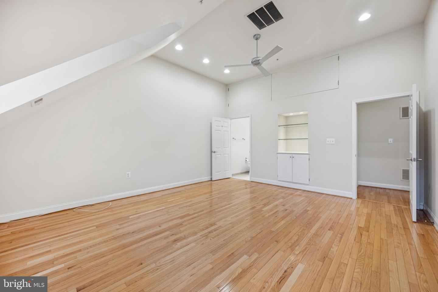 5328 43RD ST NW, WASHINGTON, District Of Columbia 20015, 3 Bedrooms Bedrooms, ,3 BathroomsBathrooms,Residential,For sale,5328 43RD ST NW,DCDC2224456 MLS # DCDC2224456
