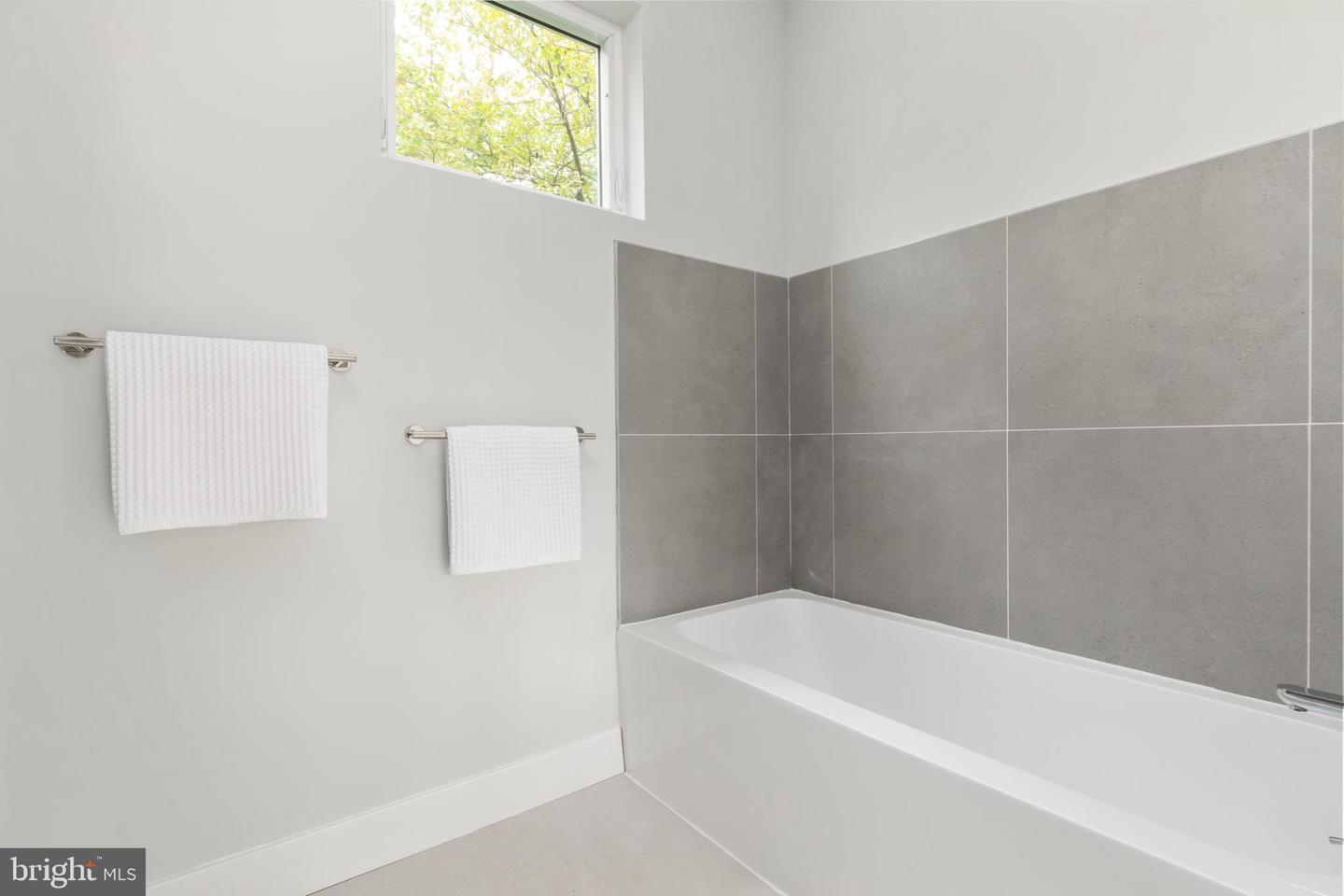 7435 NIGH RD, FALLS CHURCH, Virginia 22043, 5 Bedrooms Bedrooms, ,5 BathroomsBathrooms,Residential,For sale,7435 NIGH RD,VAFX2269622 MLS # VAFX2269622