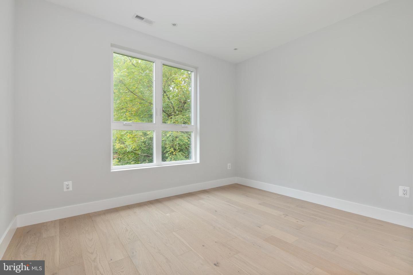 7435 NIGH RD, FALLS CHURCH, Virginia 22043, 5 Bedrooms Bedrooms, ,5 BathroomsBathrooms,Residential,For sale,7435 NIGH RD,VAFX2269622 MLS # VAFX2269622