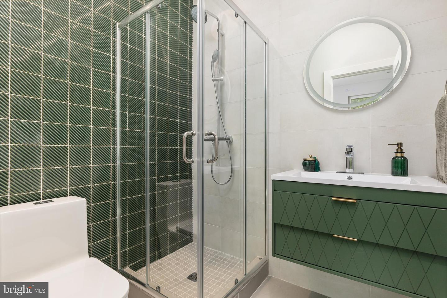 7435 NIGH RD, FALLS CHURCH, Virginia 22043, 5 Bedrooms Bedrooms, ,5 BathroomsBathrooms,Residential,For sale,7435 NIGH RD,VAFX2269622 MLS # VAFX2269622
