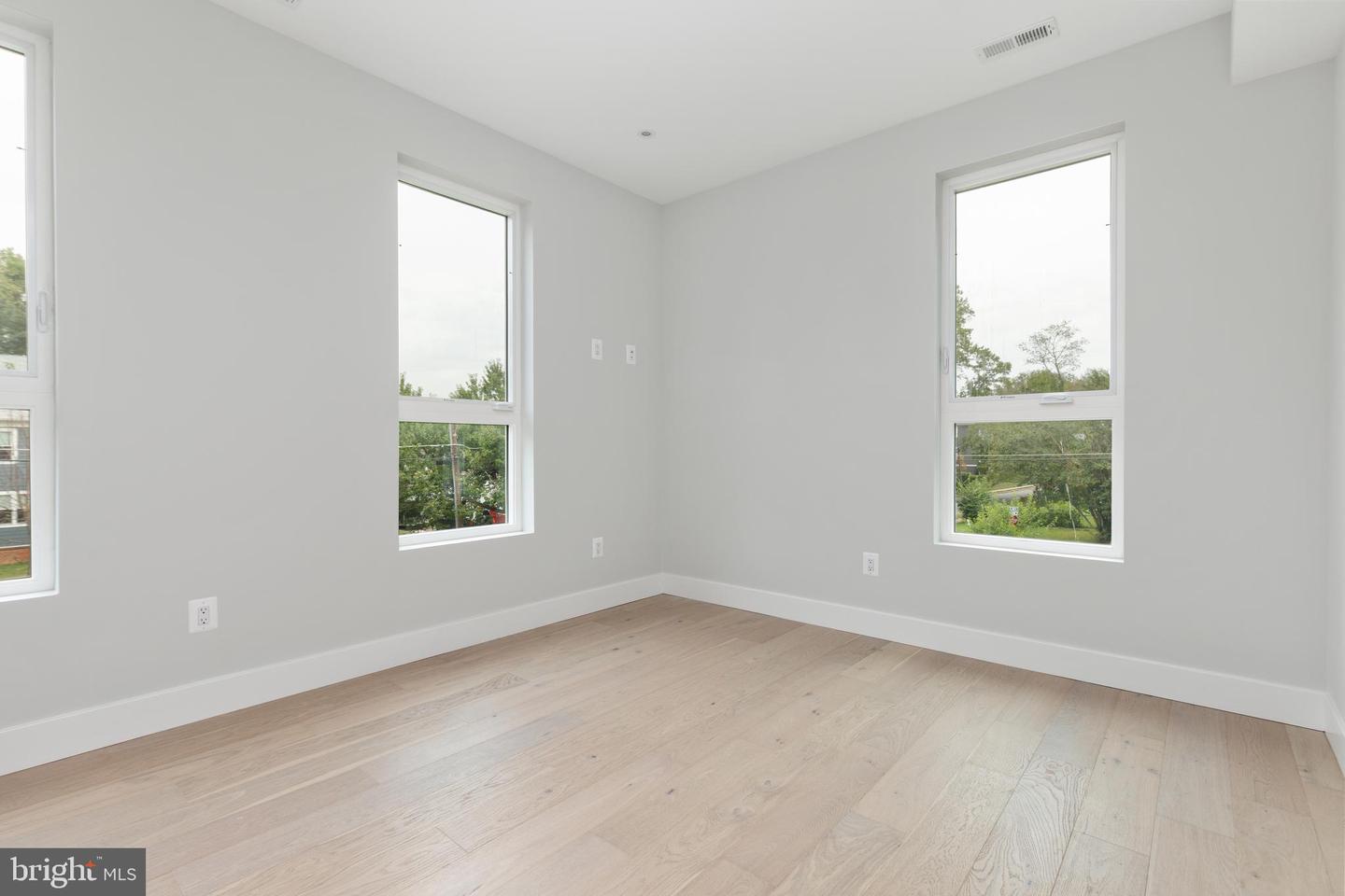 7435 NIGH RD, FALLS CHURCH, Virginia 22043, 5 Bedrooms Bedrooms, ,5 BathroomsBathrooms,Residential,For sale,7435 NIGH RD,VAFX2269622 MLS # VAFX2269622