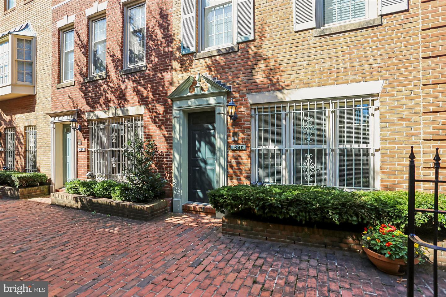 1690 EUCLID ST NW #A, WASHINGTON, District Of Columbia 20009, 1 Bedroom Bedrooms, ,1 BathroomBathrooms,Residential,For sale,1690 EUCLID ST NW #A,DCDC2224330 MLS # DCDC2224330