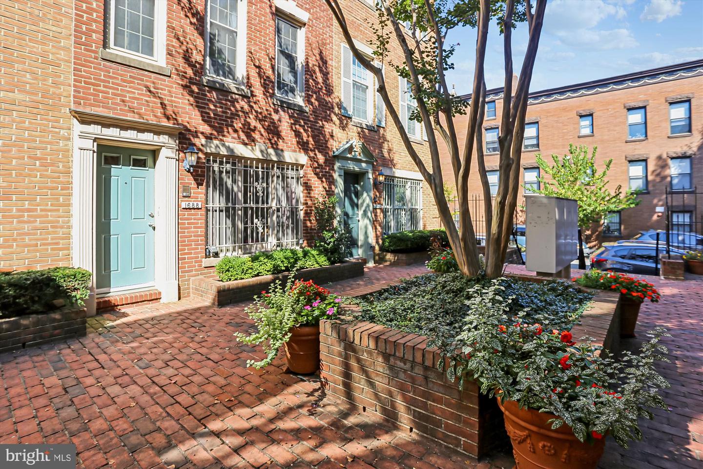 1690 EUCLID ST NW #A, WASHINGTON, District Of Columbia 20009, 1 Bedroom Bedrooms, ,1 BathroomBathrooms,Residential,For sale,1690 EUCLID ST NW #A,DCDC2224330 MLS # DCDC2224330 1690 EUCLID ST NW #A, WASHINGTON, District Of Columbia 20009, 1 Bedroom Bedrooms, ,1 BathroomBathrooms,Residential,For sale,1690 EUCLID ST NW #A,DCDC2224330 MLS # DCDC2224330