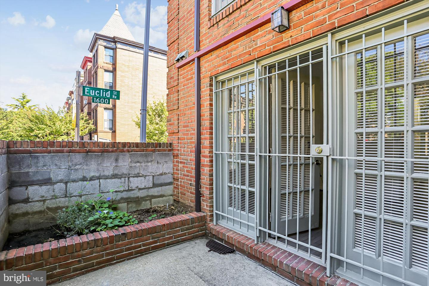 1690 EUCLID ST NW #A, WASHINGTON, District Of Columbia 20009, 1 Bedroom Bedrooms, ,1 BathroomBathrooms,Residential,For sale,1690 EUCLID ST NW #A,DCDC2224330 MLS # DCDC2224330 1690 EUCLID ST NW #A, WASHINGTON, District Of Columbia 20009, 1 Bedroom Bedrooms, ,1 BathroomBathrooms,Residential,For sale,1690 EUCLID ST NW #A,DCDC2224330 MLS # DCDC2224330