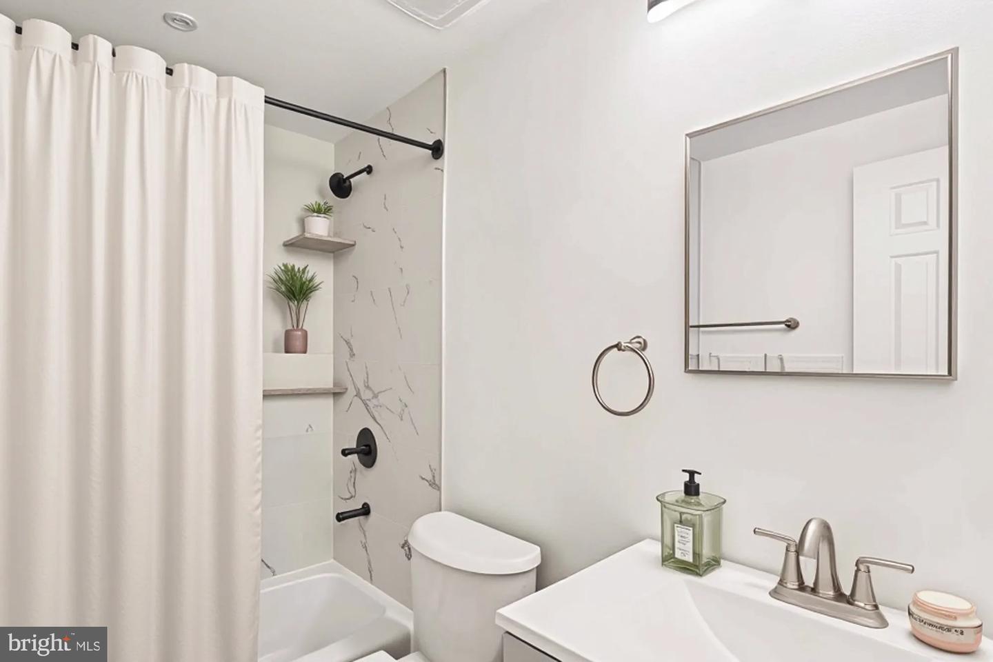 1690 EUCLID ST NW #A, WASHINGTON, District Of Columbia 20009, 1 Bedroom Bedrooms, ,1 BathroomBathrooms,Residential,For sale,1690 EUCLID ST NW #A,DCDC2224330 MLS # DCDC2224330 1690 EUCLID ST NW #A, WASHINGTON, District Of Columbia 20009, 1 Bedroom Bedrooms, ,1 BathroomBathrooms,Residential,For sale,1690 EUCLID ST NW #A,DCDC2224330 MLS # DCDC2224330