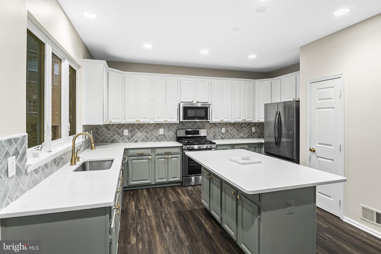 12901 CEDAR GLEN LN, HERNDON, Virginia 20171, 4 Bedrooms Bedrooms, ,3 BathroomsBathrooms,Residential,For sale,12901 CEDAR GLEN LN,VAFX2269486 MLS # VAFX2269486