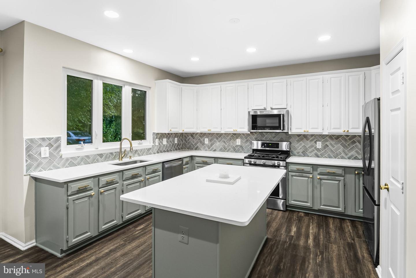 12901 CEDAR GLEN LN, HERNDON, Virginia 20171, 4 Bedrooms Bedrooms, ,3 BathroomsBathrooms,Residential,For sale,12901 CEDAR GLEN LN,VAFX2269486 MLS # VAFX2269486
