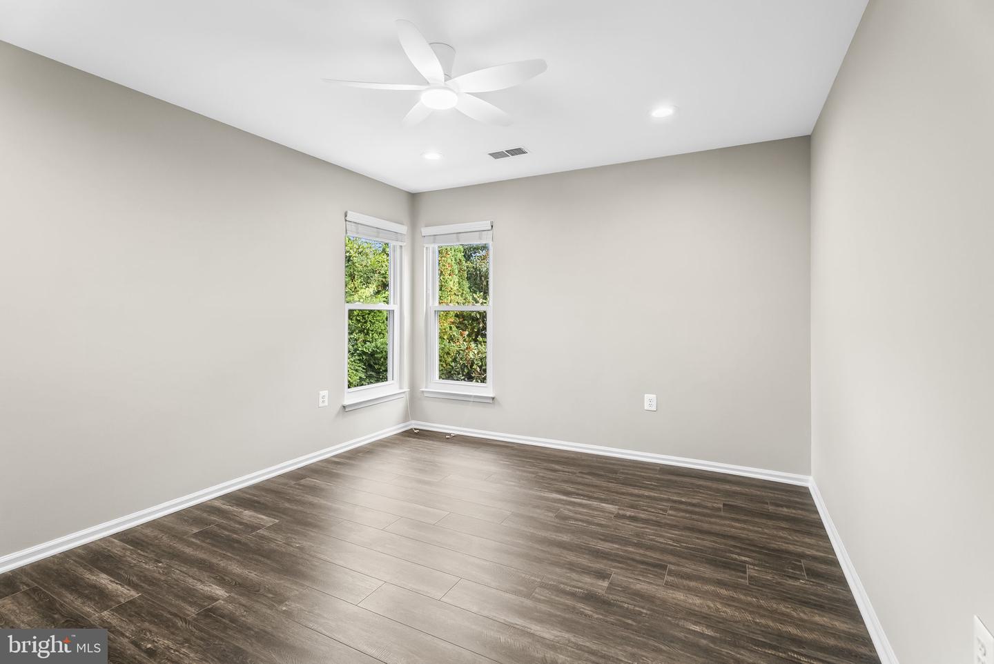 12901 CEDAR GLEN LN, HERNDON, Virginia 20171, 4 Bedrooms Bedrooms, ,3 BathroomsBathrooms,Residential,For sale,12901 CEDAR GLEN LN,VAFX2269486 MLS # VAFX2269486