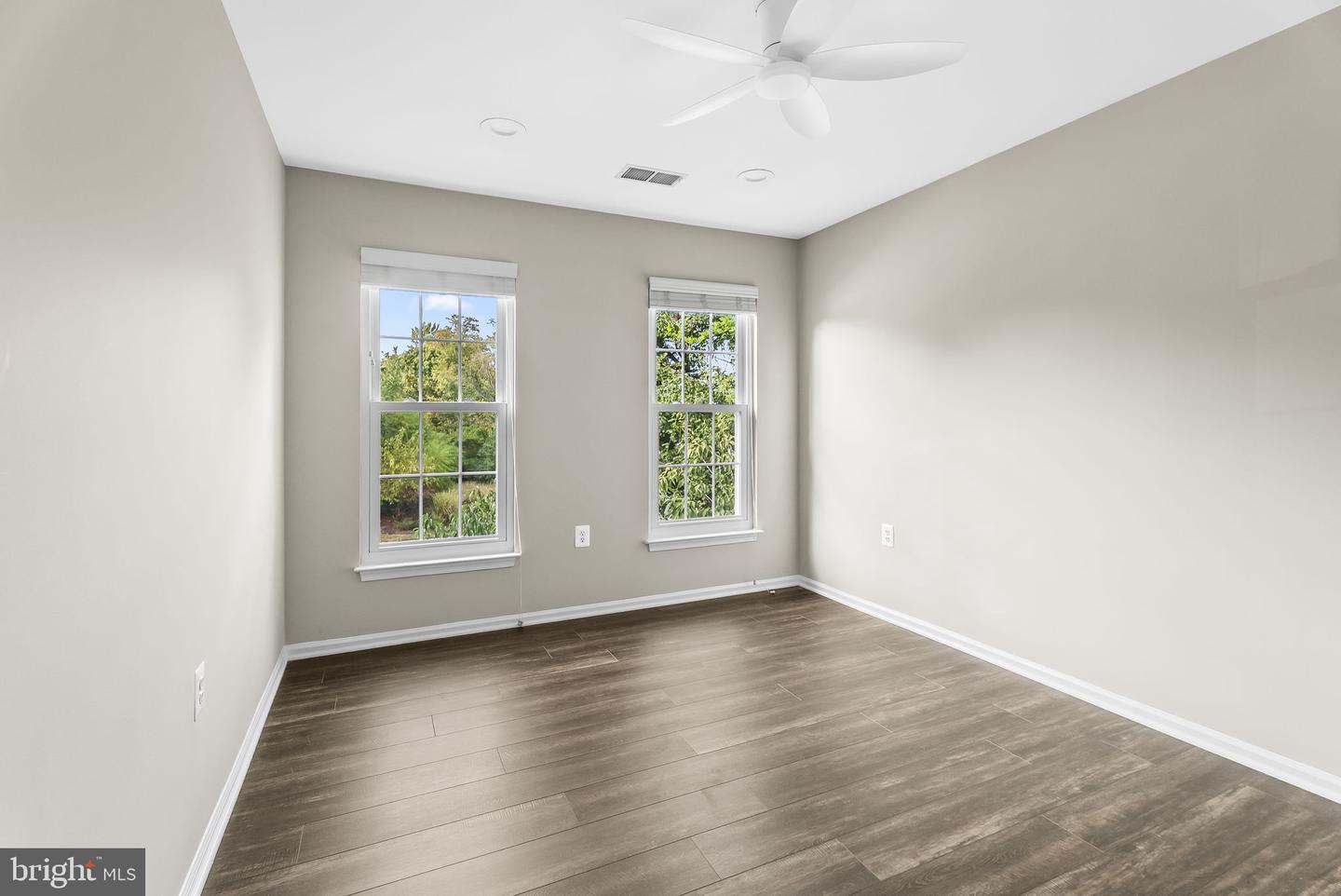 12901 CEDAR GLEN LN, HERNDON, Virginia 20171, 4 Bedrooms Bedrooms, ,3 BathroomsBathrooms,Residential,For sale,12901 CEDAR GLEN LN,VAFX2269486 MLS # VAFX2269486