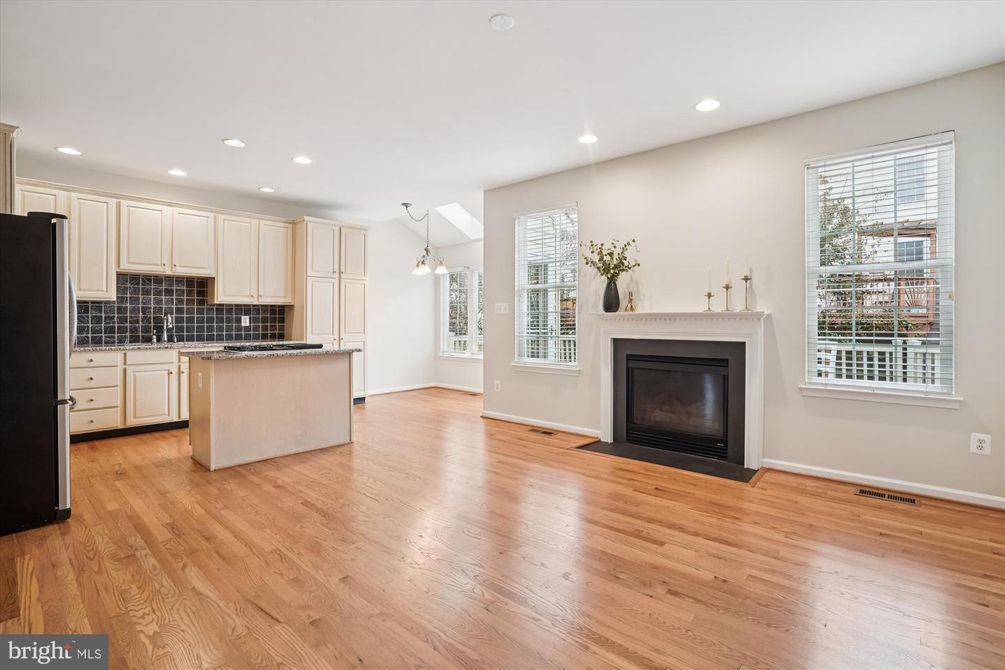 25857 KIRKWOOD SQ, CHANTILLY, Virginia 20152, 3 Bedrooms Bedrooms, ,2 BathroomsBathrooms,Residential,For sale,25857 KIRKWOOD SQ,VALO2107732 MLS # VALO2107732
