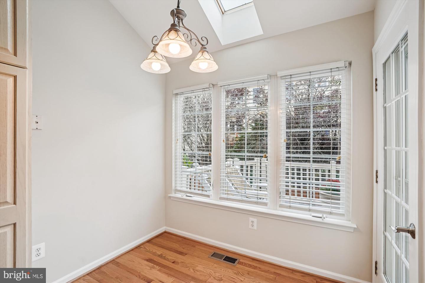 25857 KIRKWOOD SQ, CHANTILLY, Virginia 20152, 3 Bedrooms Bedrooms, ,2 BathroomsBathrooms,Residential,For sale,25857 KIRKWOOD SQ,VALO2107732 MLS # VALO2107732