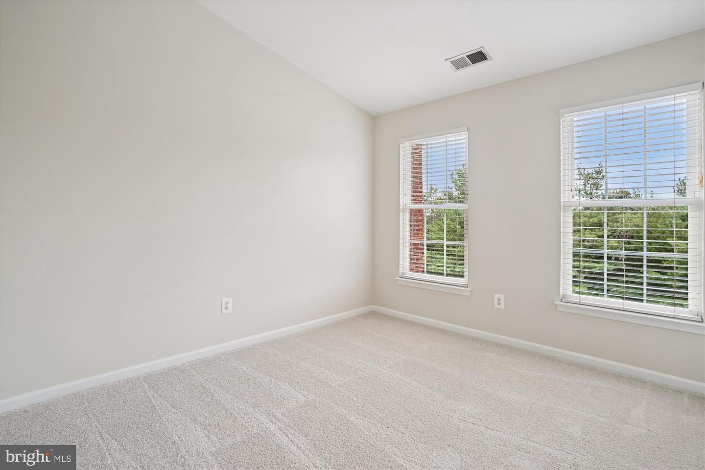 25857 KIRKWOOD SQ, CHANTILLY, Virginia 20152, 3 Bedrooms Bedrooms, ,2 BathroomsBathrooms,Residential,For sale,25857 KIRKWOOD SQ,VALO2107732 MLS # VALO2107732