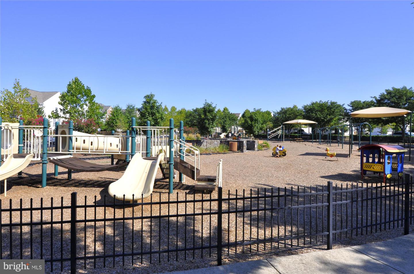 25857 KIRKWOOD SQ, CHANTILLY, Virginia 20152, 3 Bedrooms Bedrooms, ,2 BathroomsBathrooms,Residential,For sale,25857 KIRKWOOD SQ,VALO2107732 MLS # VALO2107732