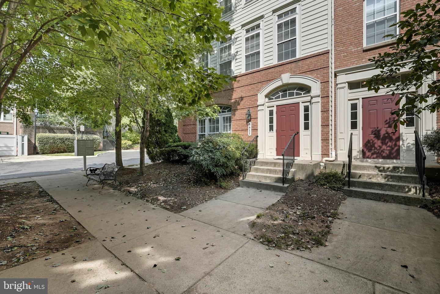 5611 HARRINGTON FALLS LN, ALEXANDRIA, Virginia 22312, 2 Bedrooms Bedrooms, 5 Rooms Rooms,2 BathroomsBathrooms,Residential,For sale,5611 HARRINGTON FALLS LN,VAFX2269560 MLS # VAFX2269560