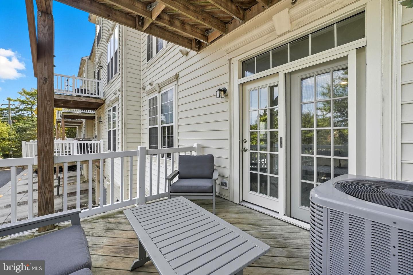 5611 HARRINGTON FALLS LN, ALEXANDRIA, Virginia 22312, 2 Bedrooms Bedrooms, 5 Rooms Rooms,2 BathroomsBathrooms,Residential,For sale,5611 HARRINGTON FALLS LN,VAFX2269560 MLS # VAFX2269560