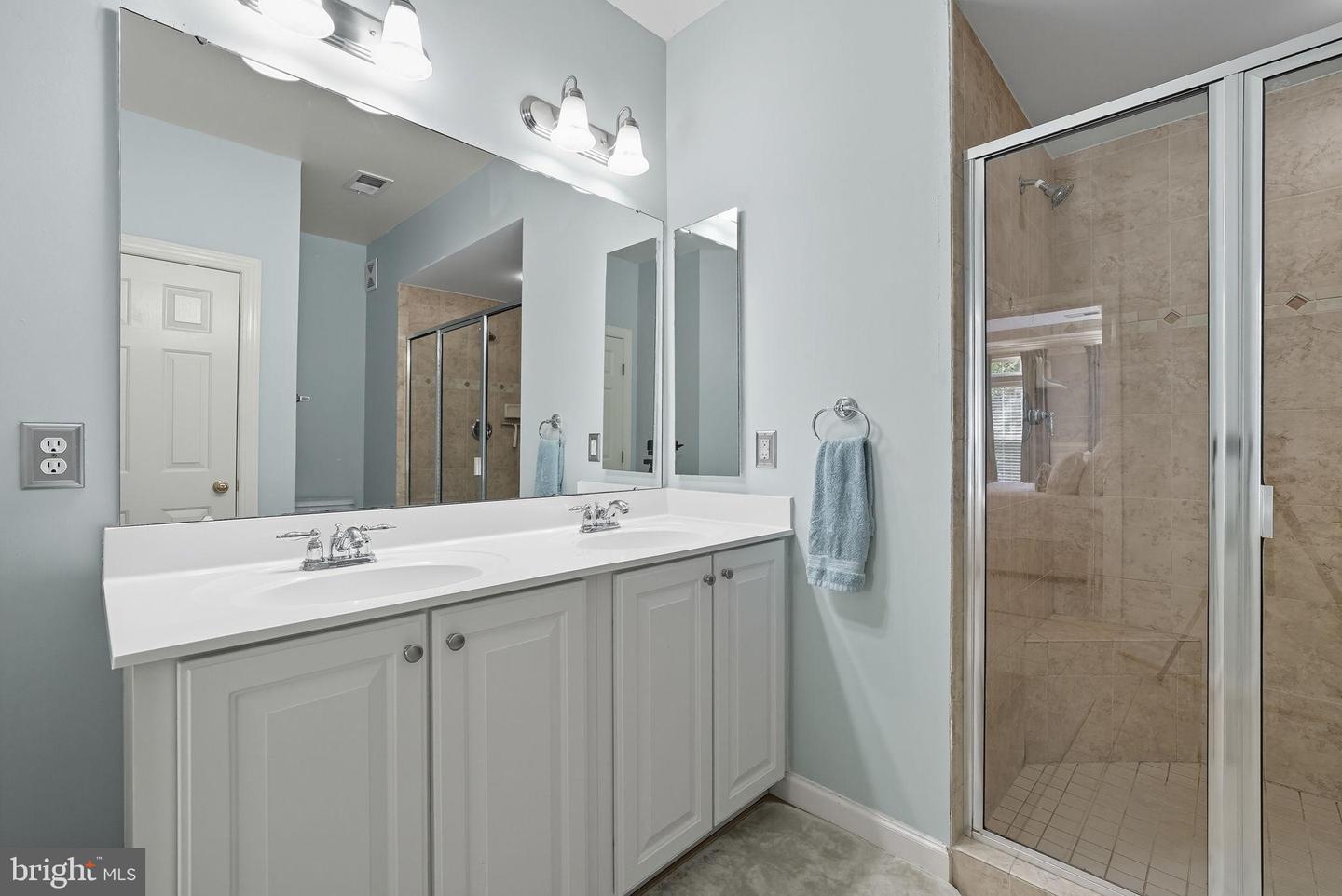 5611 HARRINGTON FALLS LN, ALEXANDRIA, Virginia 22312, 2 Bedrooms Bedrooms, 5 Rooms Rooms,2 BathroomsBathrooms,Residential,For sale,5611 HARRINGTON FALLS LN,VAFX2269560 MLS # VAFX2269560