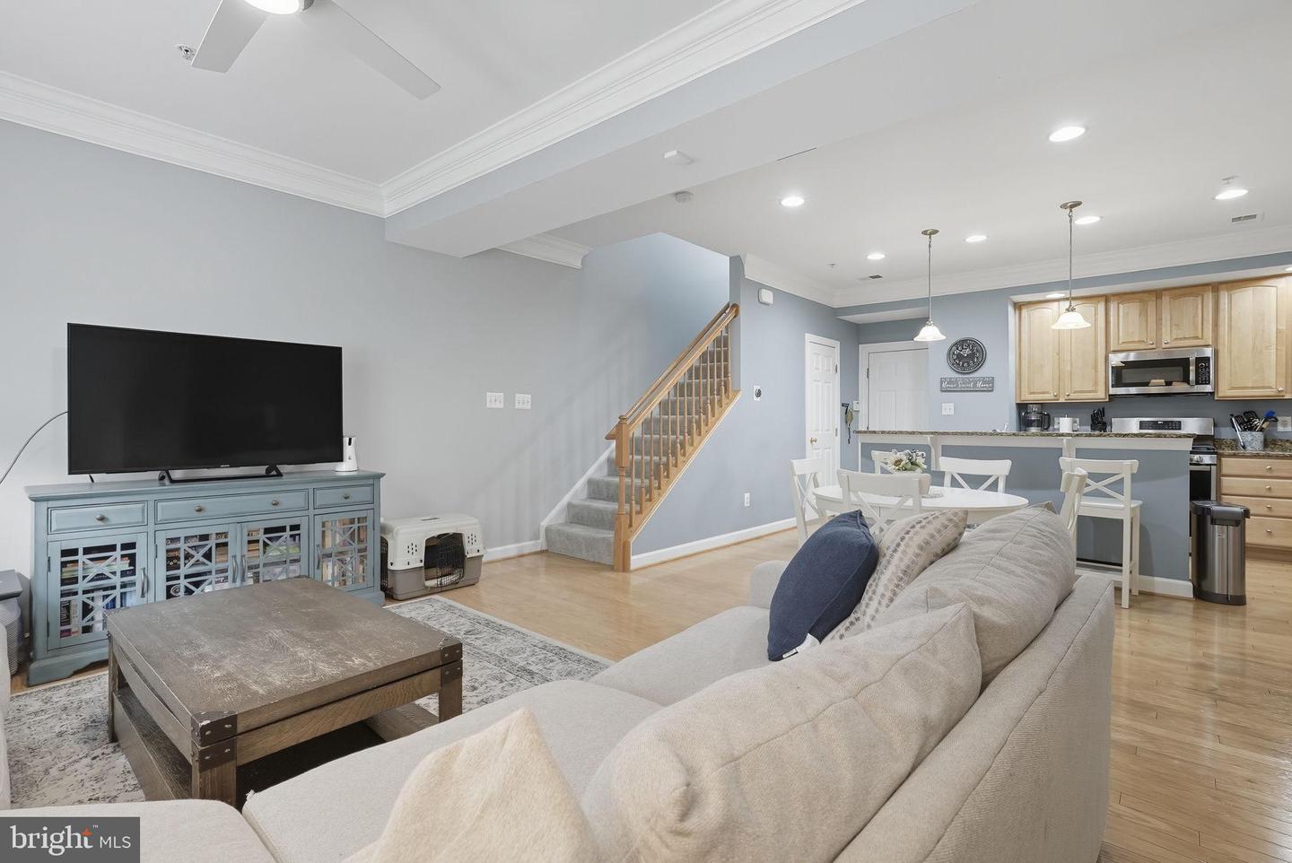 5611 HARRINGTON FALLS LN, ALEXANDRIA, Virginia 22312, 2 Bedrooms Bedrooms, 5 Rooms Rooms,2 BathroomsBathrooms,Residential,For sale,5611 HARRINGTON FALLS LN,VAFX2269560 MLS # VAFX2269560