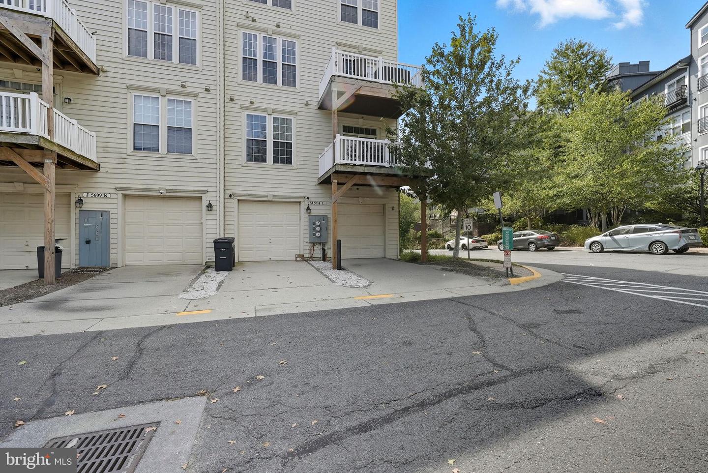 5611 HARRINGTON FALLS LN, ALEXANDRIA, Virginia 22312, 2 Bedrooms Bedrooms, 5 Rooms Rooms,2 BathroomsBathrooms,Residential,For sale,5611 HARRINGTON FALLS LN,VAFX2269560 MLS # VAFX2269560