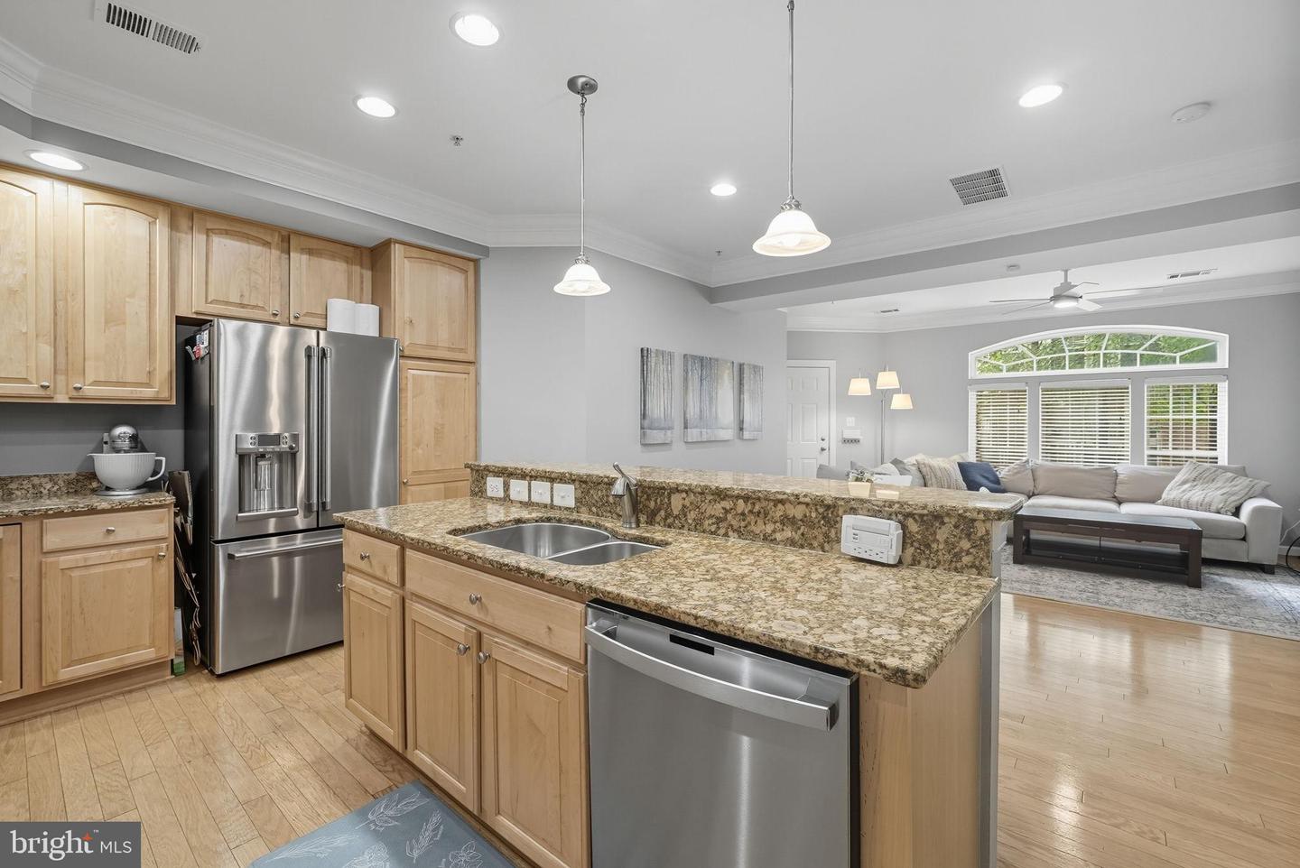 5611 HARRINGTON FALLS LN, ALEXANDRIA, Virginia 22312, 2 Bedrooms Bedrooms, 5 Rooms Rooms,2 BathroomsBathrooms,Residential,For sale,5611 HARRINGTON FALLS LN,VAFX2269560 MLS # VAFX2269560
