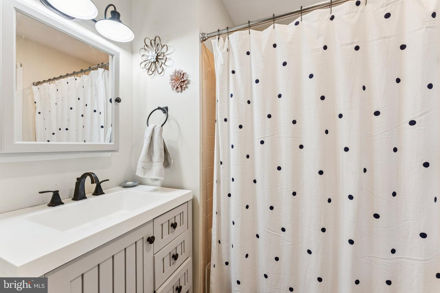 15721 SINGLETREE LN, DUMFRIES, Virginia 22025, 3 Bedrooms Bedrooms, ,2 BathroomsBathrooms,Residential,For sale,15721 SINGLETREE LN,VAPW2104890 MLS # VAPW2104890