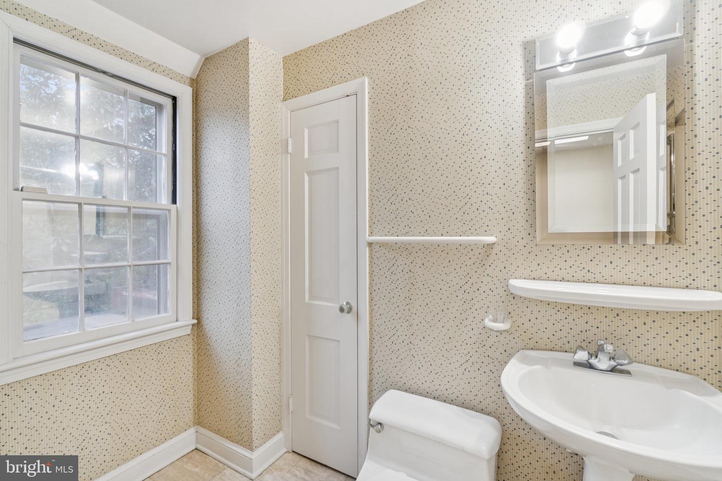 1234 30TH ST NW, WASHINGTON, District Of Columbia 20007, 3 Bedrooms Bedrooms, ,3 BathroomsBathrooms,Residential,For sale,1234 30TH ST NW,DCDC2224568 MLS # DCDC2224568