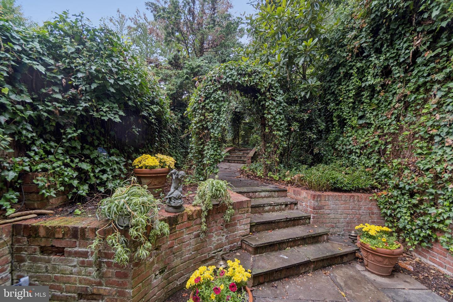 1234 30TH ST NW, WASHINGTON, District Of Columbia 20007, 3 Bedrooms Bedrooms, ,3 BathroomsBathrooms,Residential,For sale,1234 30TH ST NW,DCDC2224568 MLS # DCDC2224568