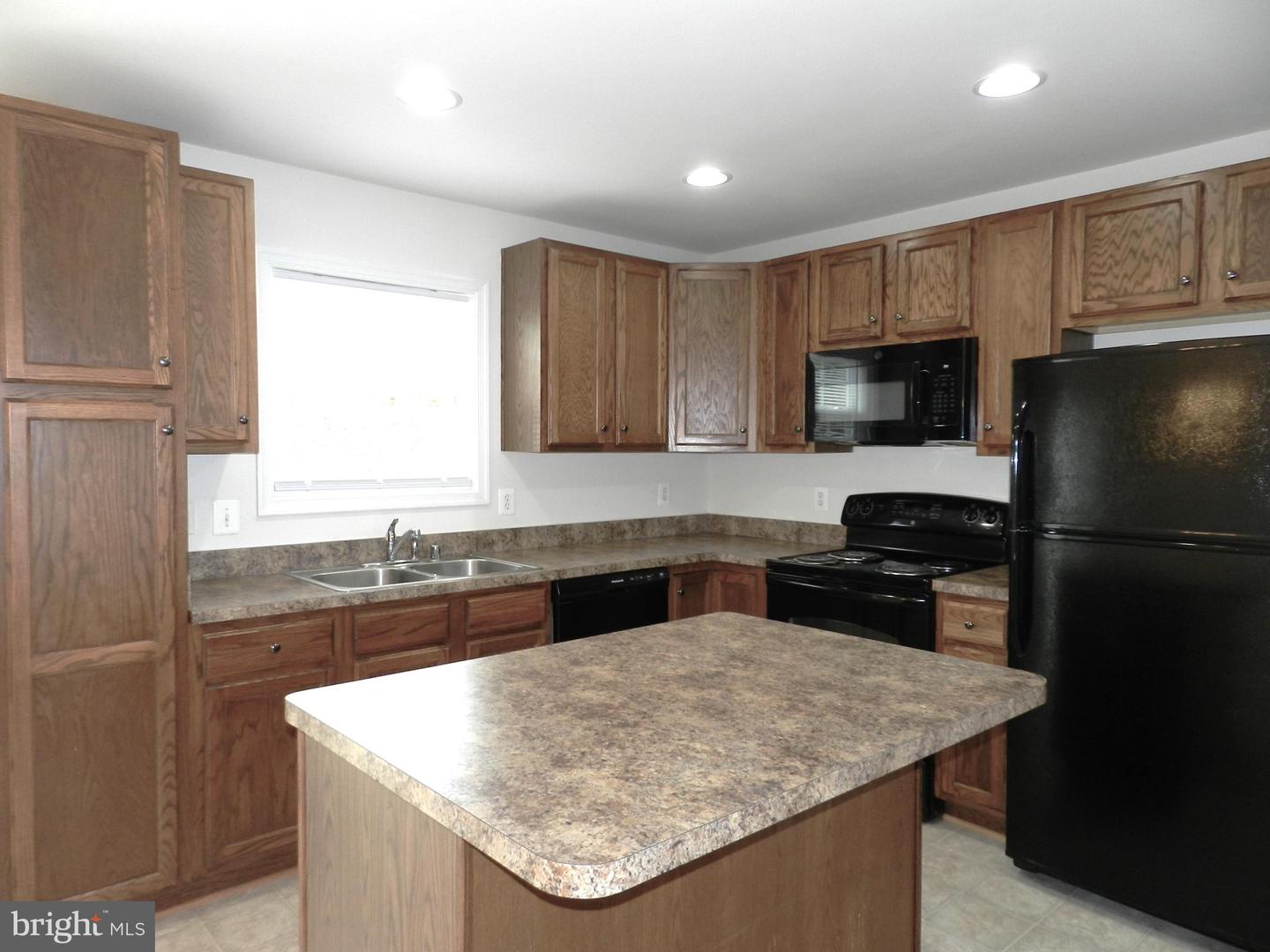 23214 WESTWOOD CT, RUTHER GLEN, Virginia 22546, 3 Bedrooms Bedrooms, ,2 BathroomsBathrooms,Residential,For sale,23214 WESTWOOD CT,VACV2008908 MLS # VACV2008908