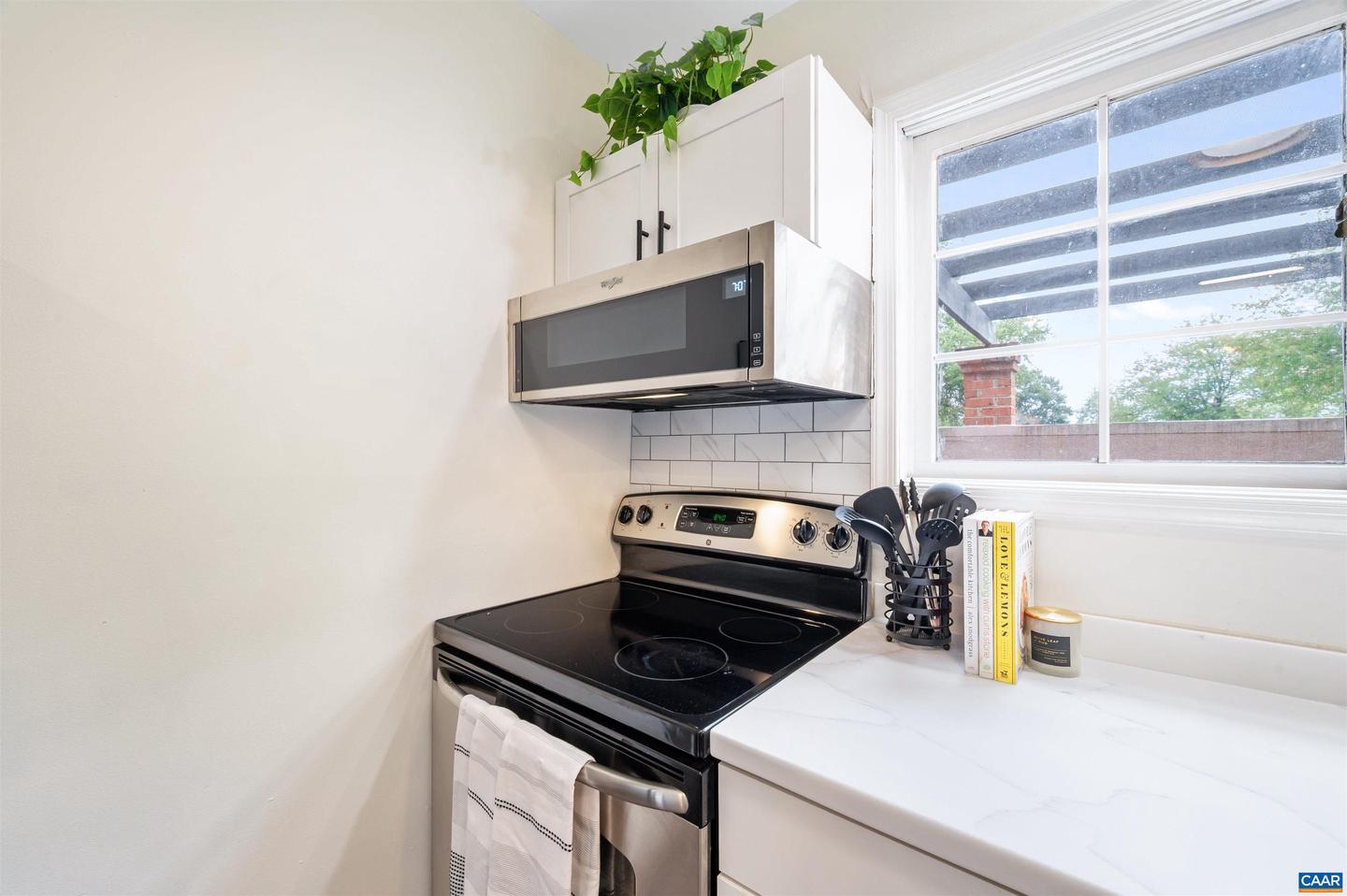 1552 GARDEN CT, CHARLOTTESVILLE, Virginia 22901, 2 Bedrooms Bedrooms, ,2 BathroomsBathrooms,Residential,For sale,1552 GARDEN CT,669463 MLS # 669463