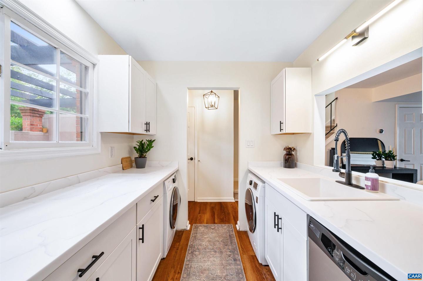 1552 GARDEN CT, CHARLOTTESVILLE, Virginia 22901, 2 Bedrooms Bedrooms, ,2 BathroomsBathrooms,Residential,For sale,1552 GARDEN CT,669463 MLS # 669463