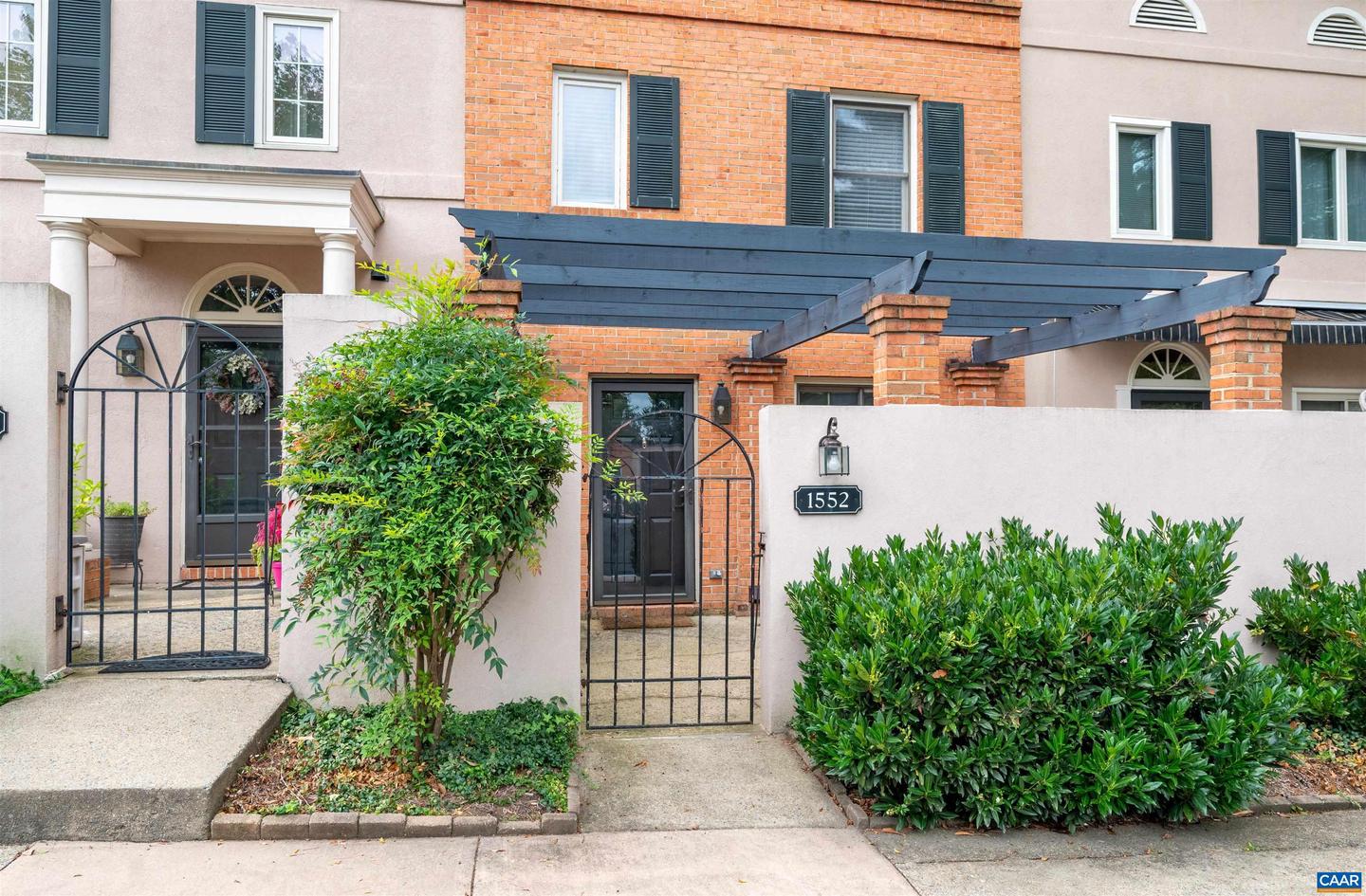 1552 GARDEN CT, CHARLOTTESVILLE, Virginia 22901, 2 Bedrooms Bedrooms, ,2 BathroomsBathrooms,Residential,For sale,1552 GARDEN CT,669463 MLS # 669463