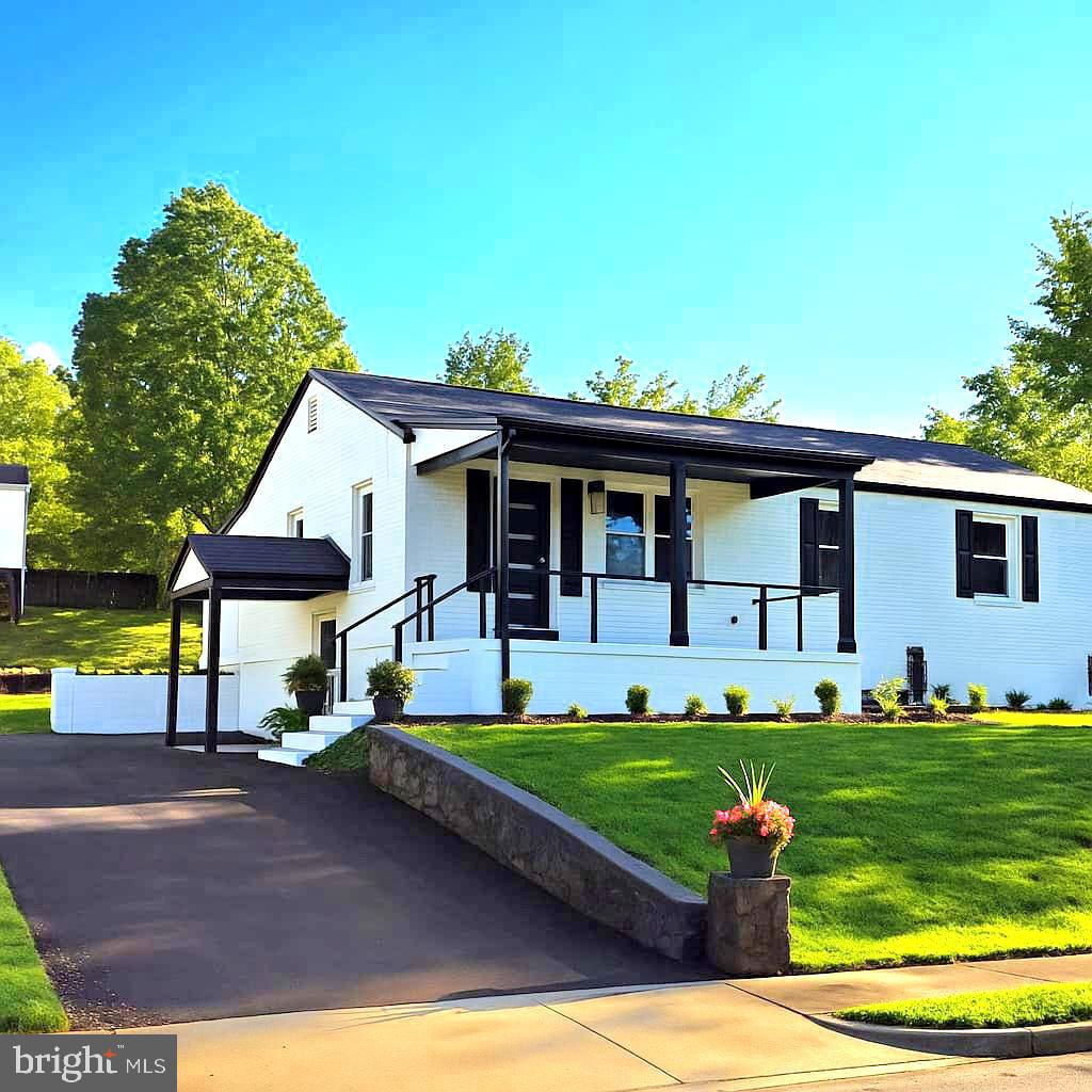 6065 MUNSON HILL RD, FALLS CHURCH, Virginia 22044, 4 Bedrooms Bedrooms, ,2 BathroomsBathrooms,Residential,For sale,6065 MUNSON HILL RD,VAFX2269750 MLS # VAFX2269750