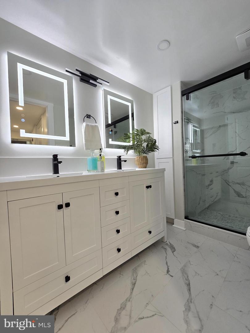 6065 MUNSON HILL RD, FALLS CHURCH, Virginia 22044, 4 Bedrooms Bedrooms, ,2 BathroomsBathrooms,Residential,For sale,6065 MUNSON HILL RD,VAFX2269750 MLS # VAFX2269750