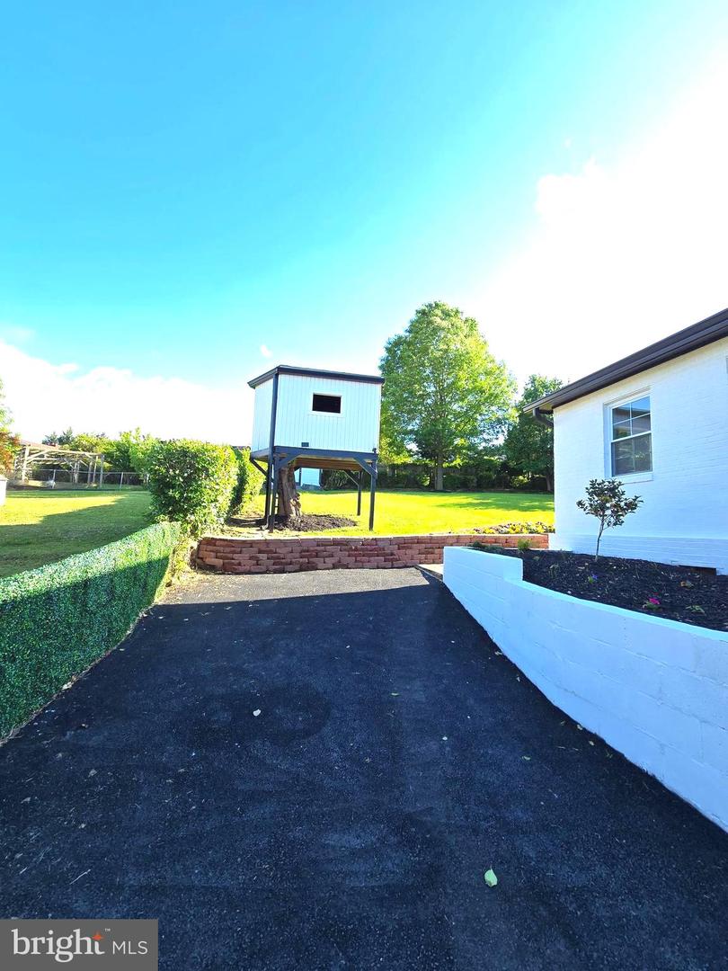 6065 MUNSON HILL RD, FALLS CHURCH, Virginia 22044, 4 Bedrooms Bedrooms, ,2 BathroomsBathrooms,Residential,For sale,6065 MUNSON HILL RD,VAFX2269750 MLS # VAFX2269750