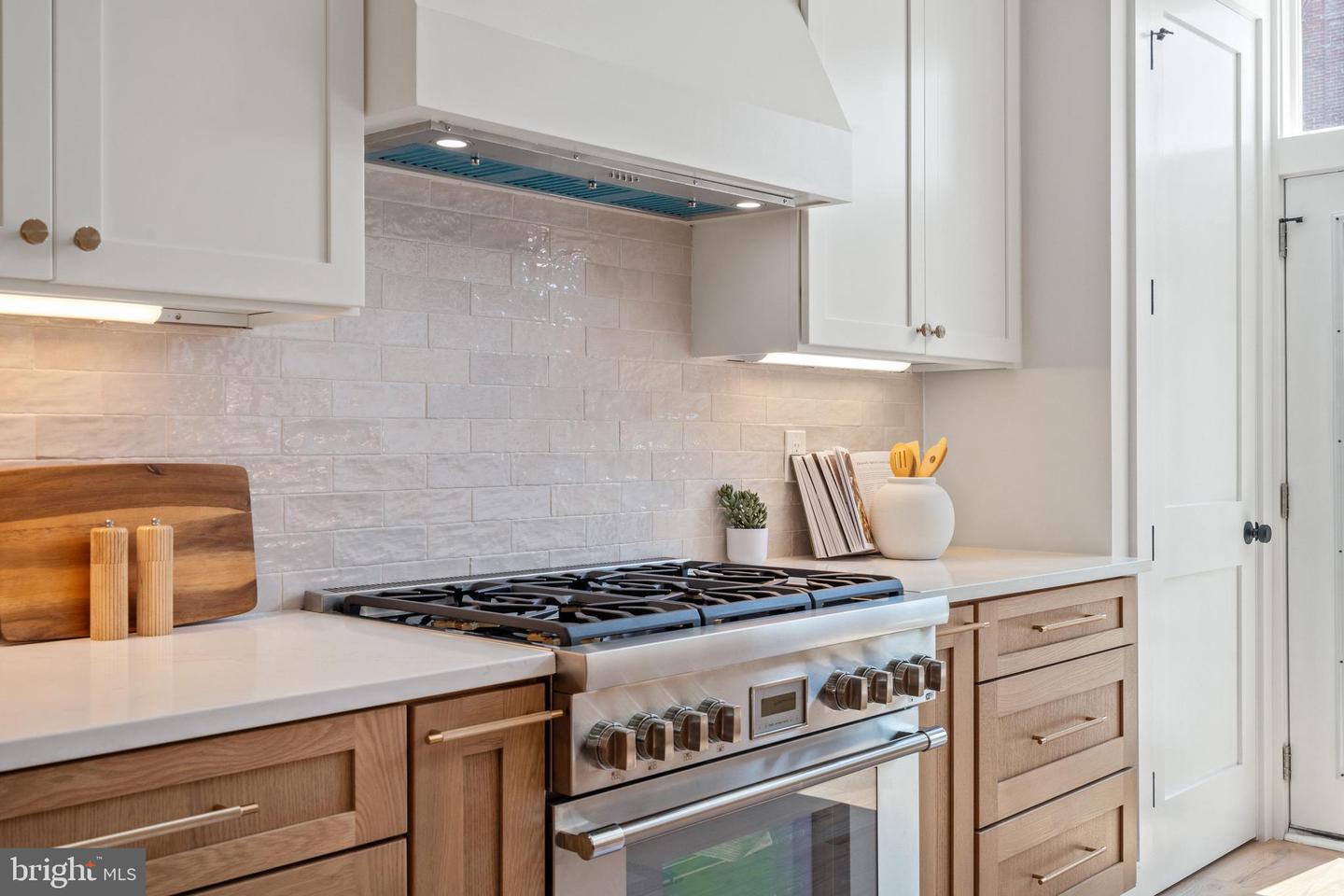 1710 EUCLID ST NW, WASHINGTON, District Of Columbia 20009, 4 Bedrooms Bedrooms, ,3 BathroomsBathrooms,Residential,For sale,1710 EUCLID ST NW,DCDC2224534 MLS # DCDC2224534