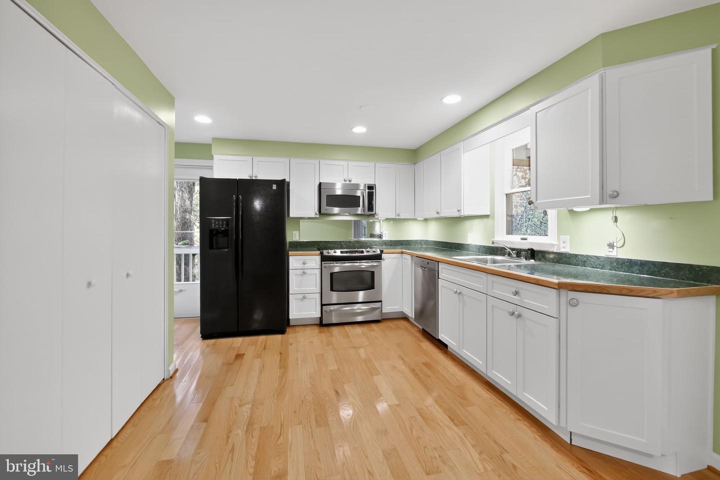 1251 LAKEVIEW DR, CROSS JUNCTION, Virginia 22625, 2 Bedrooms Bedrooms, ,2 BathroomsBathrooms,Residential,For sale,1251 LAKEVIEW DR,VAFV2037098 MLS # VAFV2037098