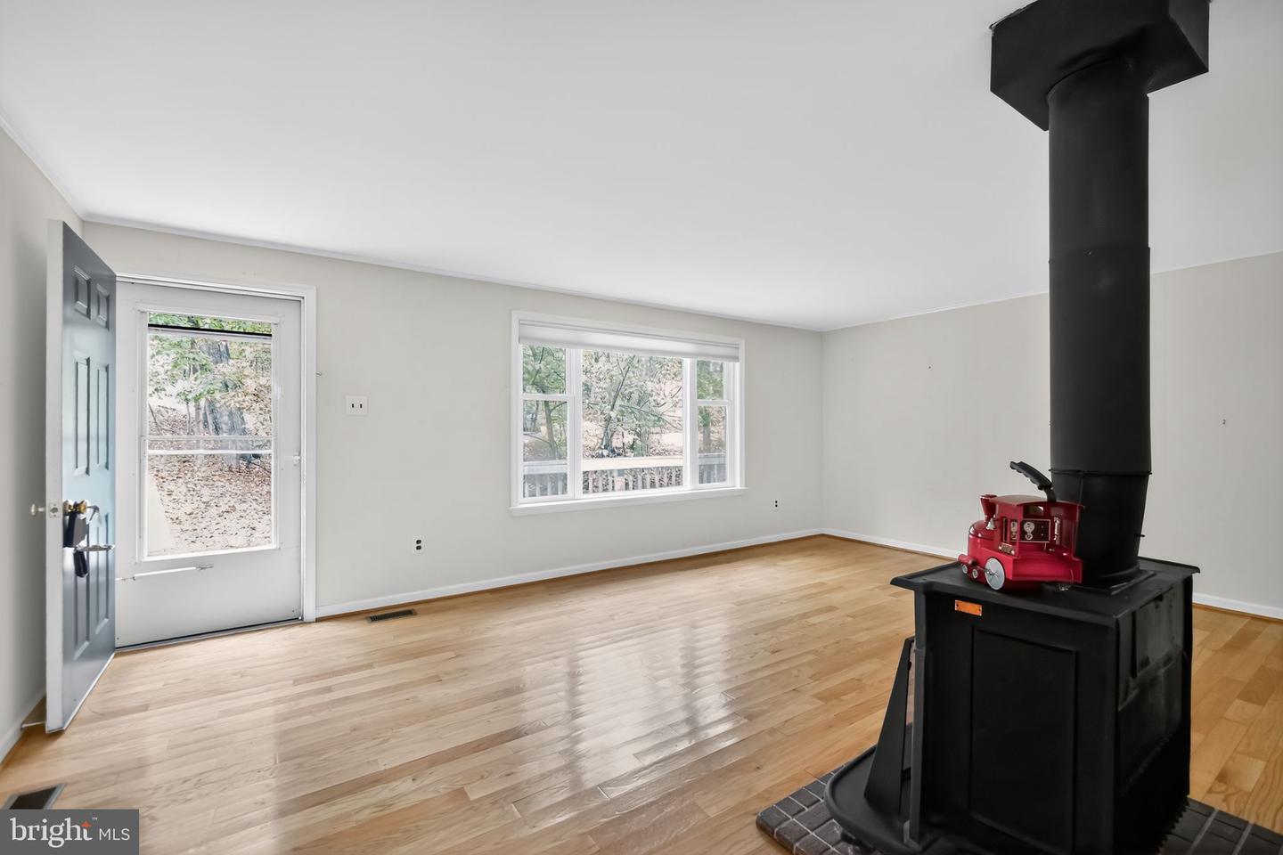 1251 LAKEVIEW DR, CROSS JUNCTION, Virginia 22625, 2 Bedrooms Bedrooms, ,2 BathroomsBathrooms,Residential,For sale,1251 LAKEVIEW DR,VAFV2037098 MLS # VAFV2037098