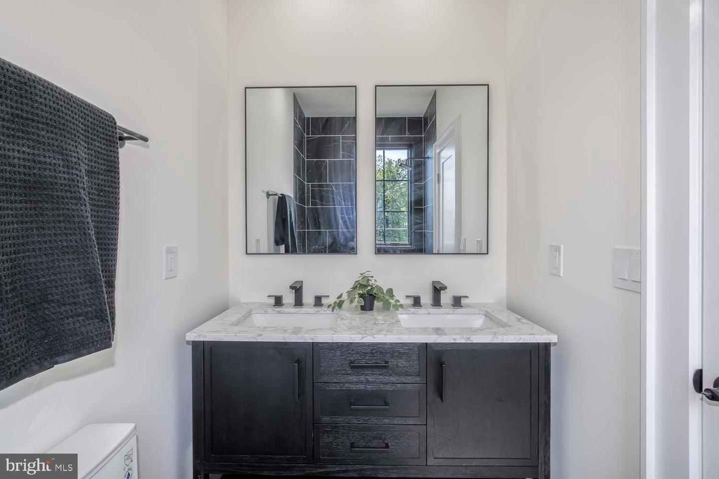 1680 EBENEZER CT SE, WASHINGTON, District Of Columbia 20003, 4 Bedrooms Bedrooms, ,4 BathroomsBathrooms,Residential,For sale,1680 EBENEZER CT SE,DCDC2224602 MLS # DCDC2224602