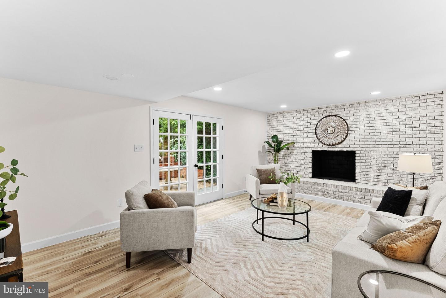 5924 JANE WAY, ALEXANDRIA, Virginia 22310, 5 Bedrooms Bedrooms, ,2 BathroomsBathrooms,Residential,For sale,5924 JANE WAY,VAFX2269702 MLS # VAFX2269702