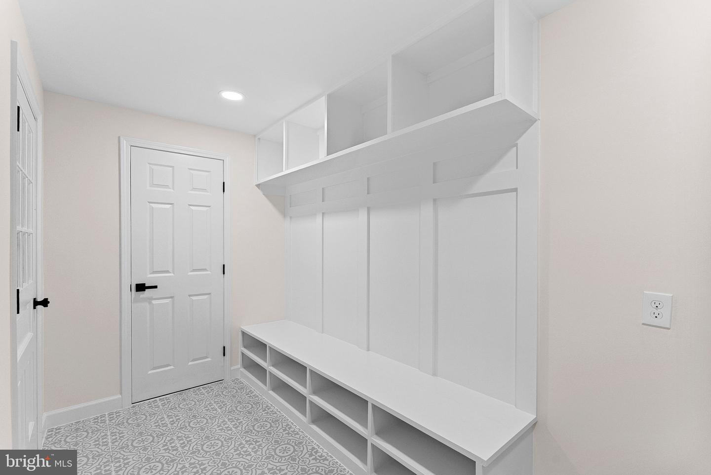 5924 JANE WAY, ALEXANDRIA, Virginia 22310, 5 Bedrooms Bedrooms, ,2 BathroomsBathrooms,Residential,For sale,5924 JANE WAY,VAFX2269702 MLS # VAFX2269702