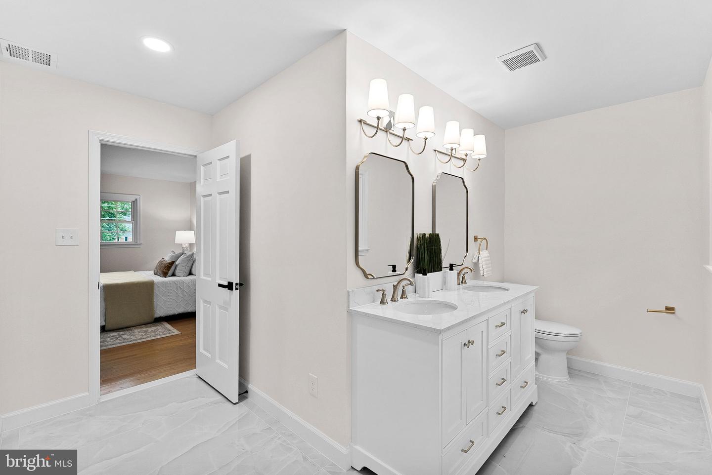 5924 JANE WAY, ALEXANDRIA, Virginia 22310, 5 Bedrooms Bedrooms, ,2 BathroomsBathrooms,Residential,For sale,5924 JANE WAY,VAFX2269702 MLS # VAFX2269702