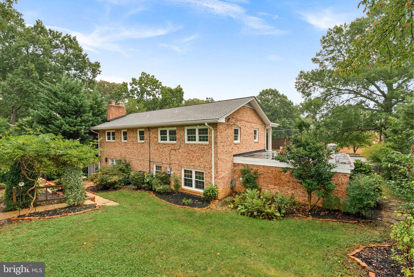 5924 JANE WAY, ALEXANDRIA, Virginia 22310, 5 Bedrooms Bedrooms, ,2 BathroomsBathrooms,Residential,For sale,5924 JANE WAY,VAFX2269702 MLS # VAFX2269702