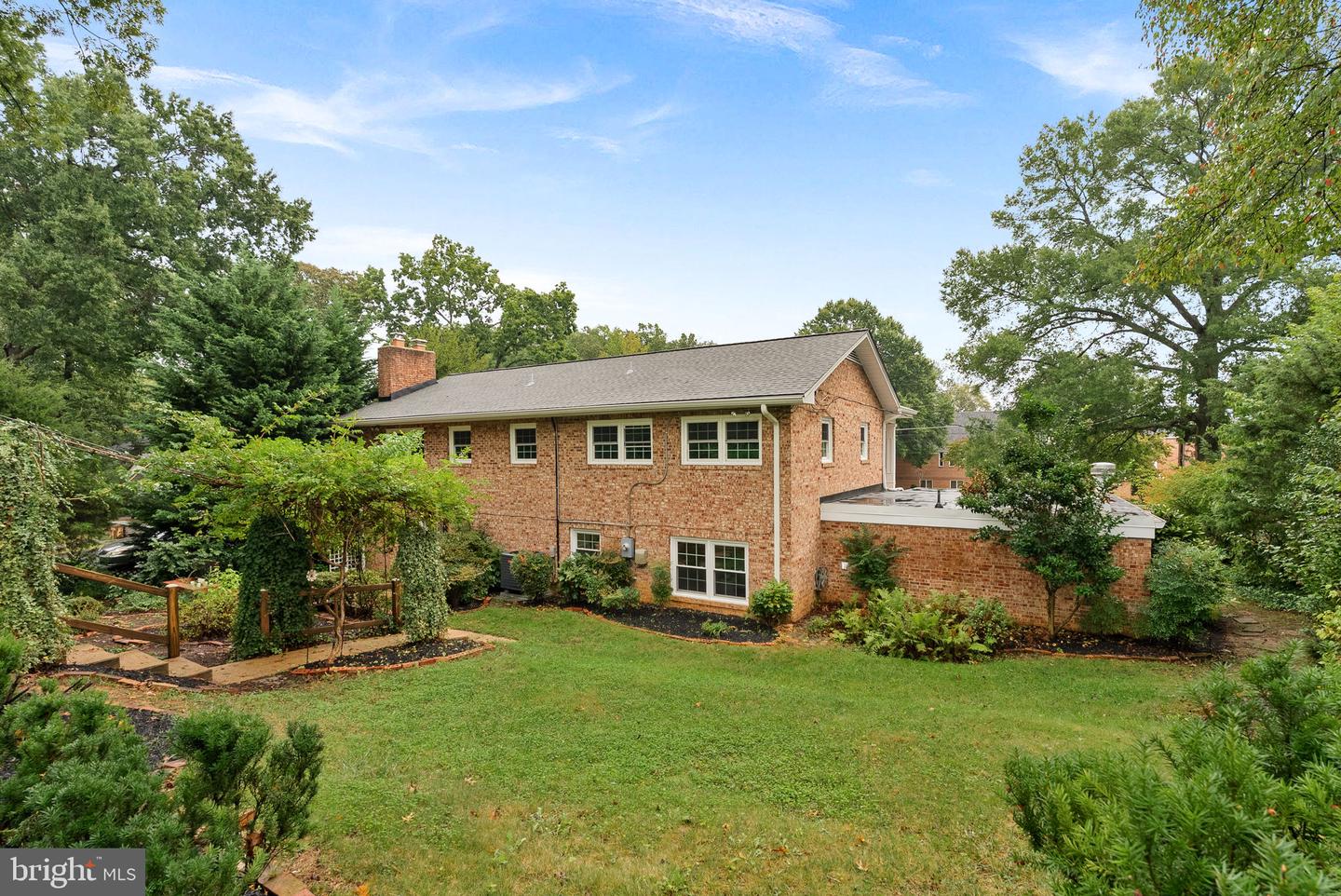 5924 JANE WAY, ALEXANDRIA, Virginia 22310, 5 Bedrooms Bedrooms, ,2 BathroomsBathrooms,Residential,For sale,5924 JANE WAY,VAFX2269702 MLS # VAFX2269702